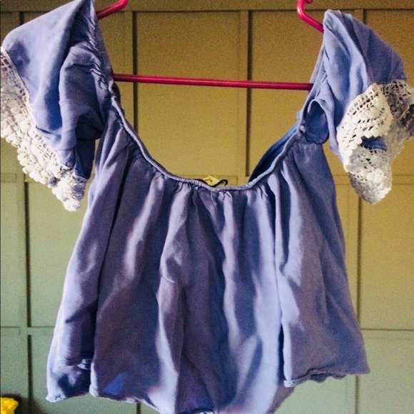 Lulu’s off the shoulder crop top S great condition - Picture 3 of 5